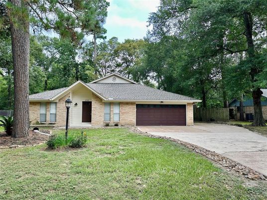 Attached, Backyard, Exterior, Facade, Brick Facade, Ranch