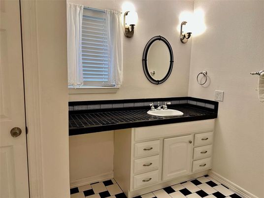 Bathroom, Interior, Tile Countertops