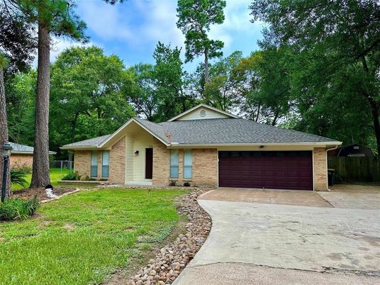 Attached, Exterior, Facade, Brick Facade, Ranch