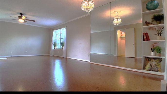 Chandelier, Empty room, Interior