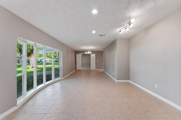 Chandelier, Empty room, Interior, Recessed Lighting