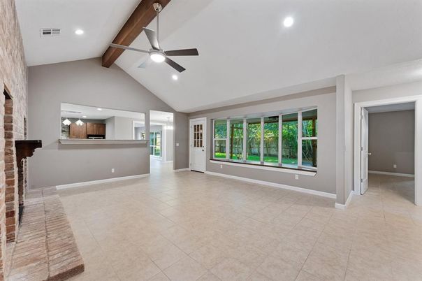 Empty room, Interior, Recessed Lighting, Wooden Beams