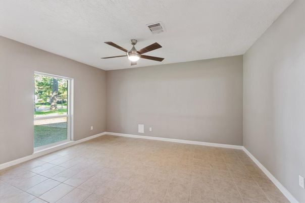 Empty room, Interior