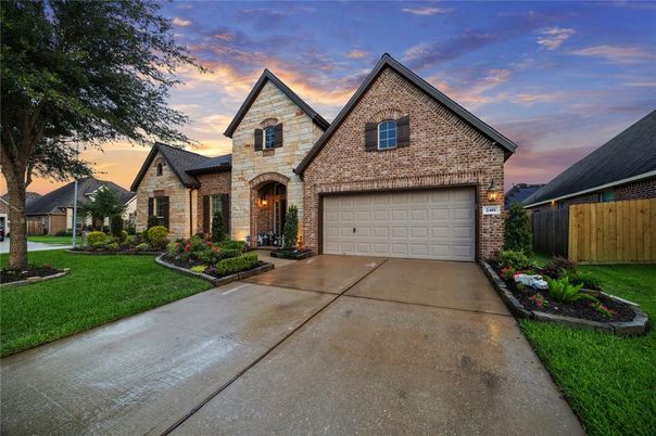 Attached, Exterior, Facade, Brick Facade, Brick Traditional