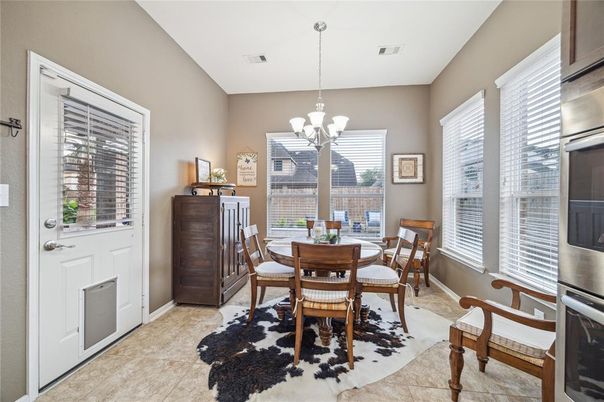 Chandelier, Dining room, Interior