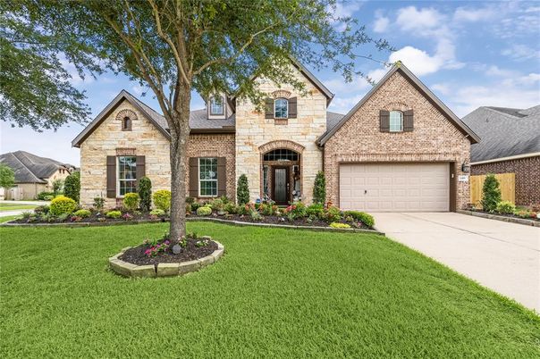 Attached, Exterior, Facade, Brick Facade, Brick Traditional