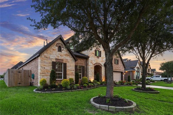 Attached, Backyard, Exterior, Facade, Brick Facade, Brick Traditional