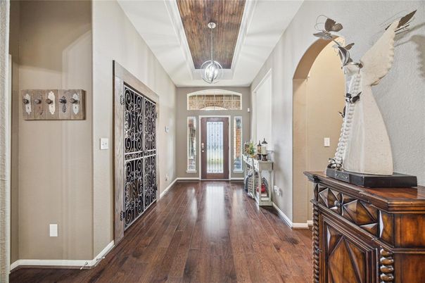 Interior, Pendant Lights, Wooden Ceilings, Wood Texture Flooring