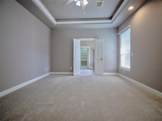 Empty room, Interior, Recessed Lighting