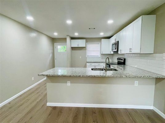 Interior, Kitchen, Recessed Lighting, Wood Texture Flooring