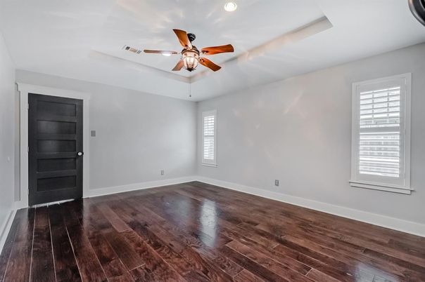 Empty room, Interior, Recessed Lighting, Wood Texture Flooring