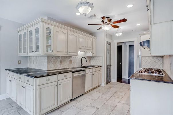 Interior, Kitchen, Recessed Lighting