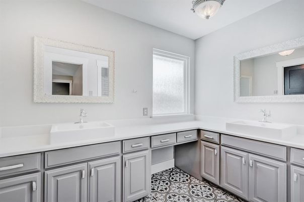 Bathroom, Dual Sink Vanities, Interior