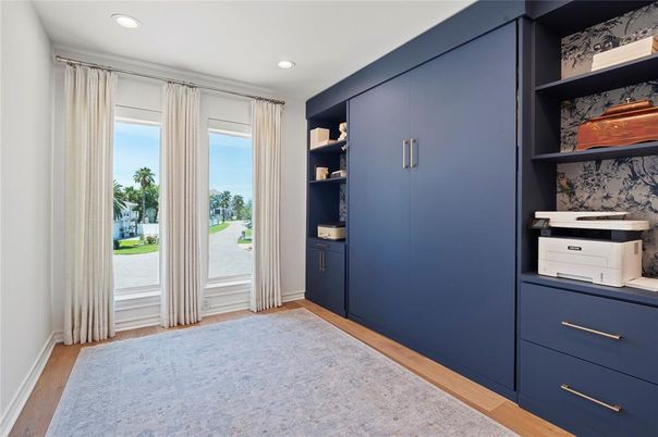Interior, Recessed Lighting, Wood Texture Flooring