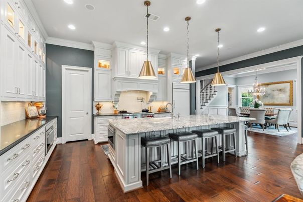 Chandelier, Dining room, Interior, Kitchen, Pendant Lights, Recessed Lighting, Wood Texture Flooring