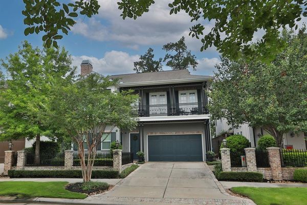 Attached, Exterior, Facade, Mediterranean
