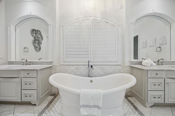 Bathroom, Free Standing Baths, Interior