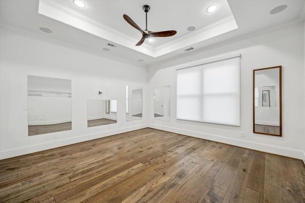 Empty room, Interior, Recessed Lighting, Wood Texture Flooring