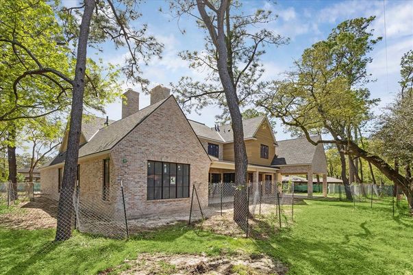 Backyard, Exterior, Facade, Brick Facade, Cape Cod