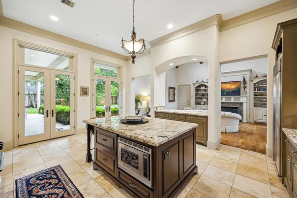 Fireplace, Interior, Kitchen, Pendant Lights, Recessed Lighting, Wood Texture Flooring