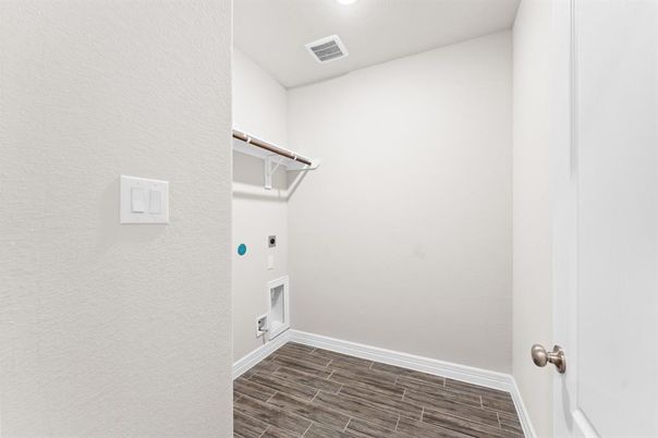 Interior, Recessed Lighting, Walk-in Closets, Wood Texture Flooring