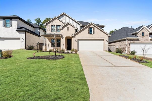 Attached, Exterior, Facade, Farmhouse