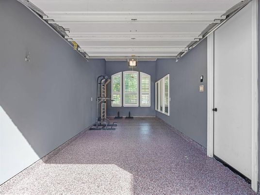Garage, Interior