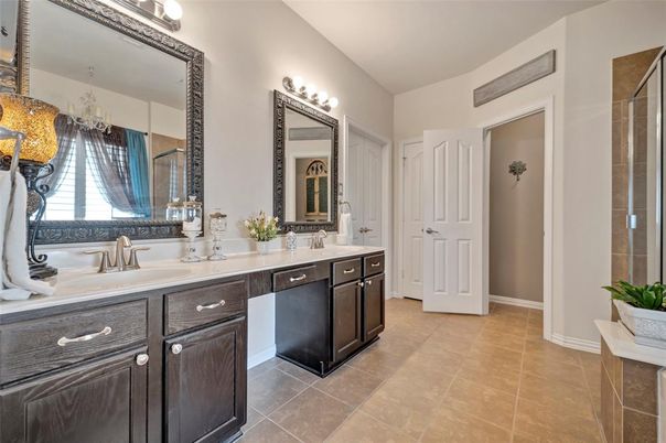 Bathroom, Dual Sink Vanities, Interior