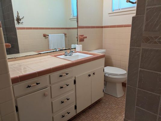 Bathroom, Interior, Tile Countertops