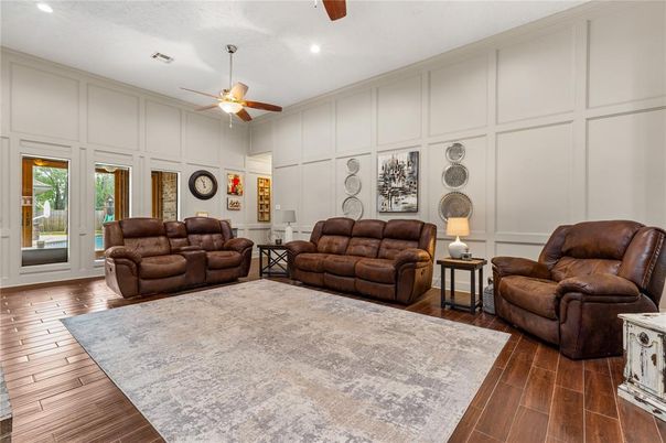 Interior, Living room, Recessed Lighting, Wood Texture Flooring