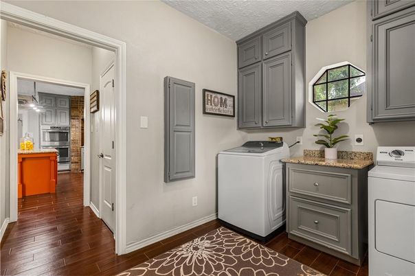 Interior, Kitchen, Washer, Wood Texture Flooring