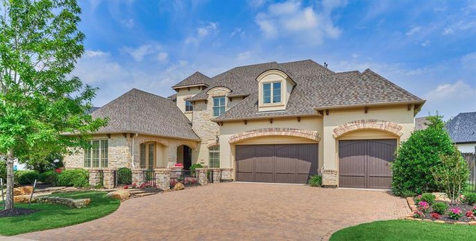 Attached, Exterior, Facade, French Provincial