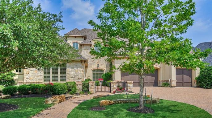 Attached, Backyard, Exterior, Facade, French Provincial