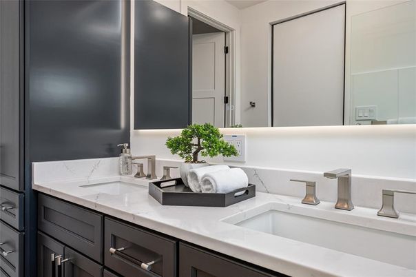 Bathroom, Dual Sink Vanities, Interior