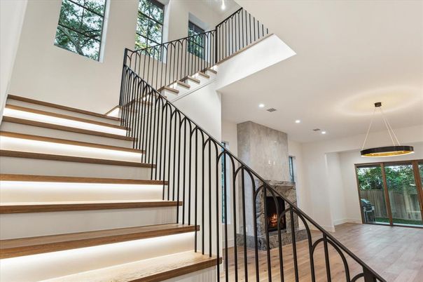 Interior, Pendant Lights, Recessed Lighting, Wood Texture Flooring