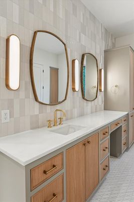 Bathroom, Dual Sink Vanities, Interior