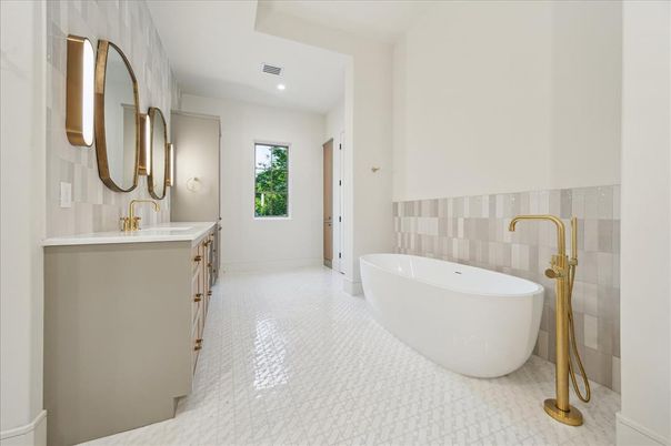 Bathroom, Dual Sink Vanities, Free Standing Baths, Interior, Recessed Lighting