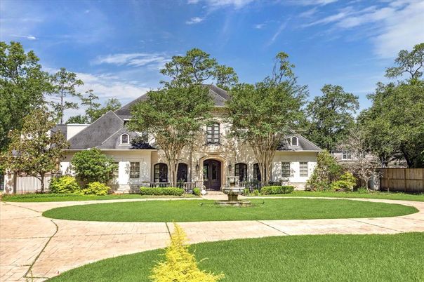 Backyard, Exterior, Facade, French Provincial