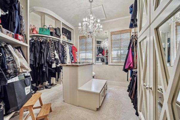 Chandelier, Interior, Walk-in Closets