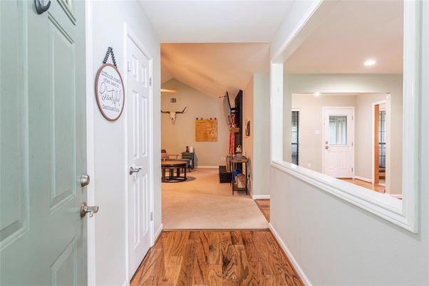 Interior, Recessed Lighting, Wood Texture Flooring