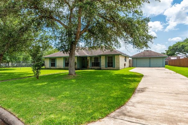 Backyard, Detached Garage, Exterior
