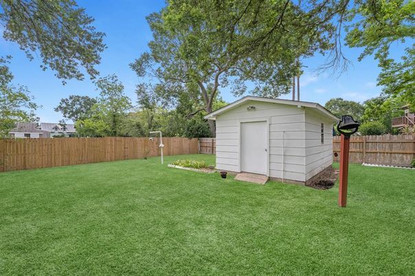 Backyard, Exterior