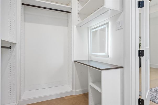 Interior, Walk-in Closets, Wood Texture Flooring