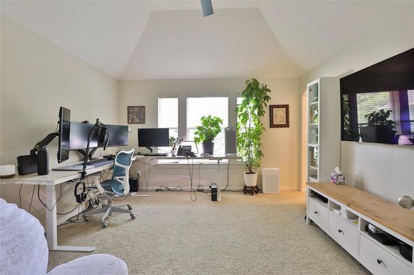 Home Office, Interior