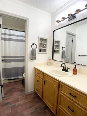 Bathroom, Dual Sink Vanities, Interior