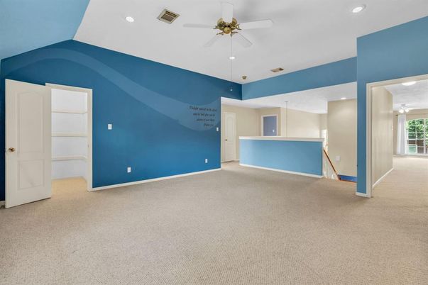 Empty room, Interior, Recessed Lighting