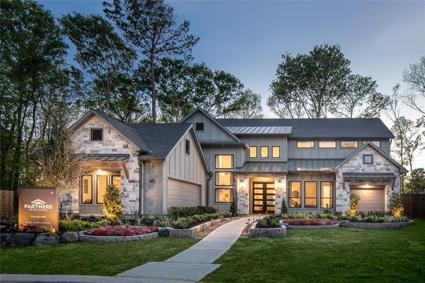 Attached, Exterior, Facade, Farmhouse