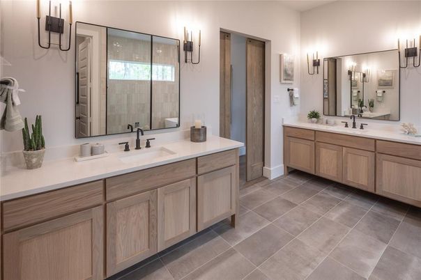 Bathroom, Dual Sink Vanities, Interior