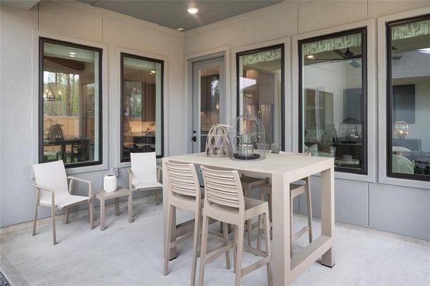 Dining room, Exterior