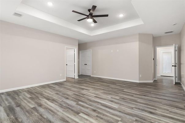 Empty room, Interior, Recessed Lighting, Wood Texture Flooring